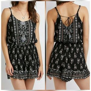 🎉DONATING 8/1 HP Floral print floral romper